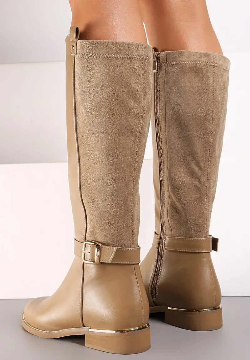 Ciemnobeżowe Kozaki Muszkieterki Ozdobione Paskiem ze Sprzączką Oponcja