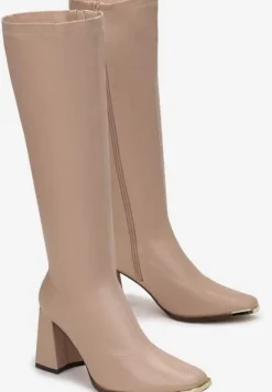 Ciemnobeżowe Kozaki na Obcasie z Metalicznym Kwadratowym Noskiem Osilvam