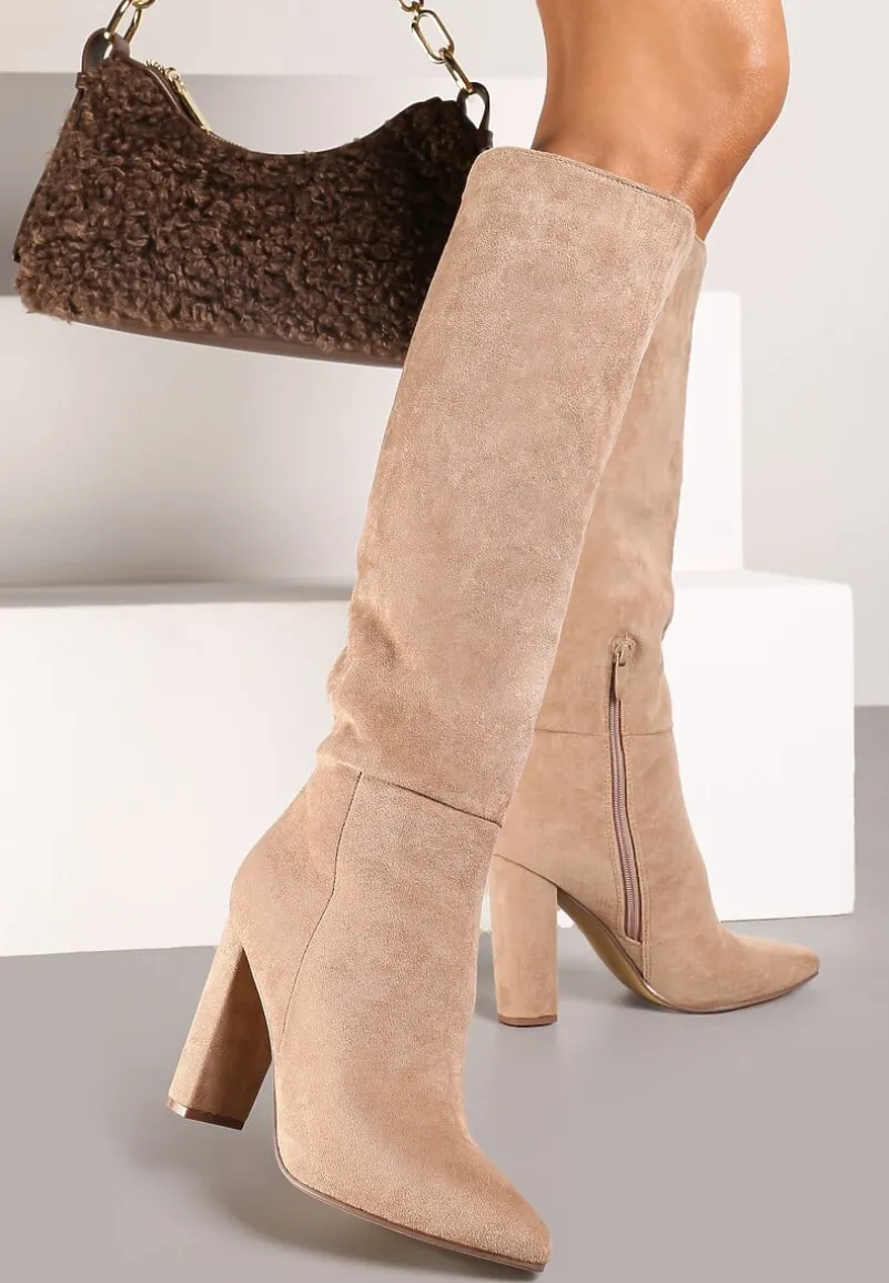 Ciemnobeżowe Kozaki na Obcasie Ozdobione Szpiczastym Noskiem Asintessa