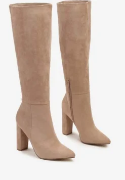 Ciemnobeżowe Kozaki na Obcasie Ozdobione Szpiczastym Noskiem Asintessa