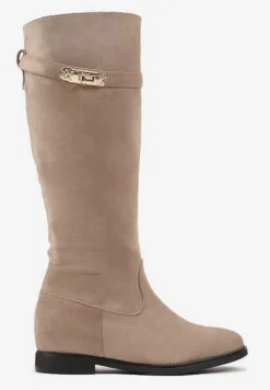 Ciemnobeżowe Kozaki na Płaskiej Podeszwie z Aplikacją i Paskiem Wokół Cholewki Trilabra