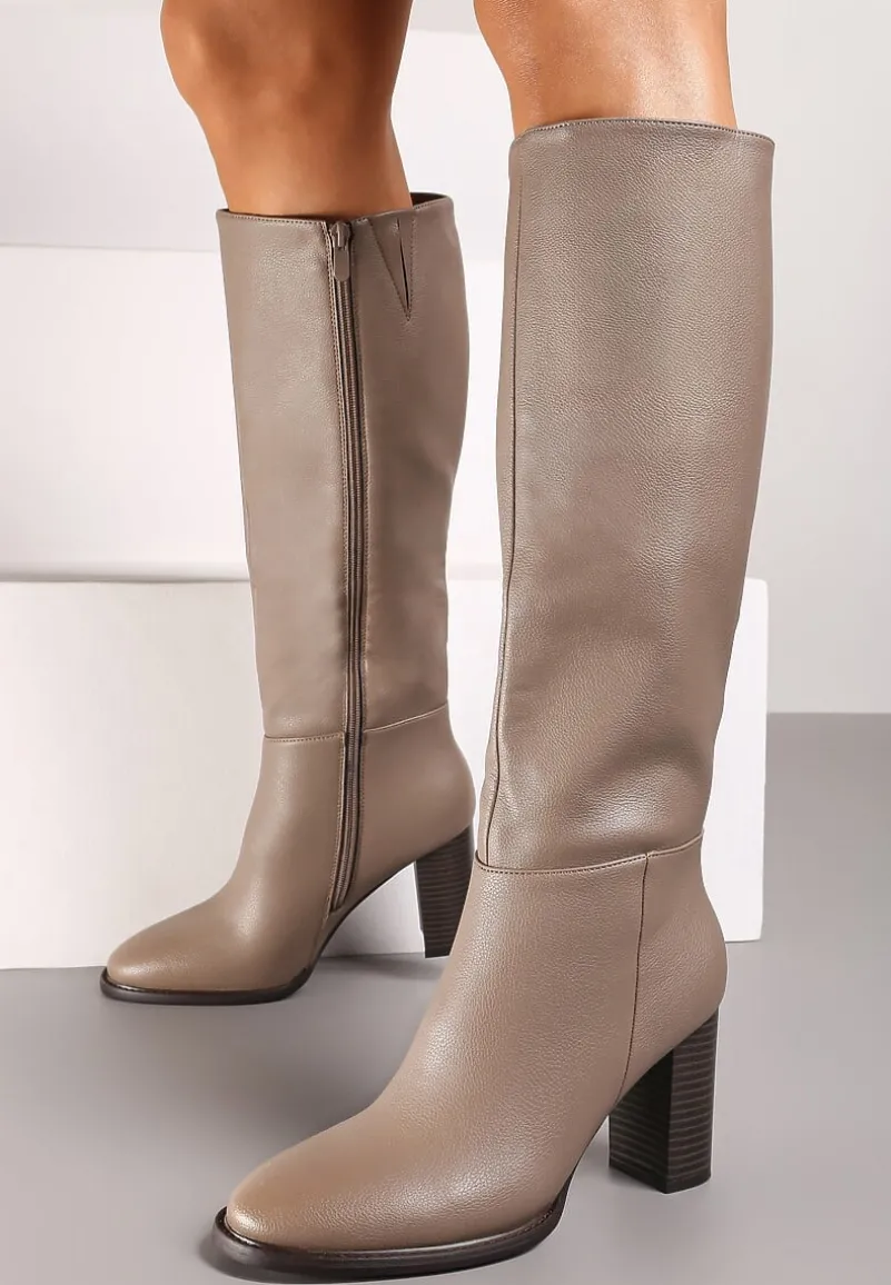 Ciemnobeżowe Kozaki na Słupku z Lekkim Ociepleniem Hanissa