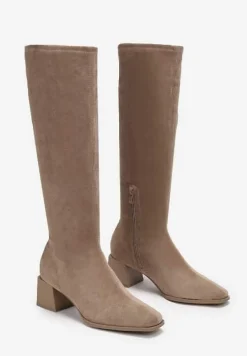 Ciemnobeżowe Kozaki na Słupku z Imitacji Zamszu Haziela