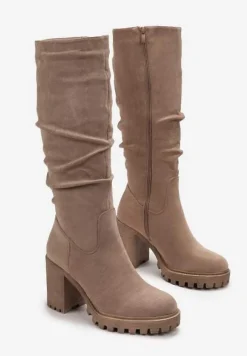 Ciemnobeżowe Kozaki na Słupku i Grubej Podeszwie z Protektorem Silmara