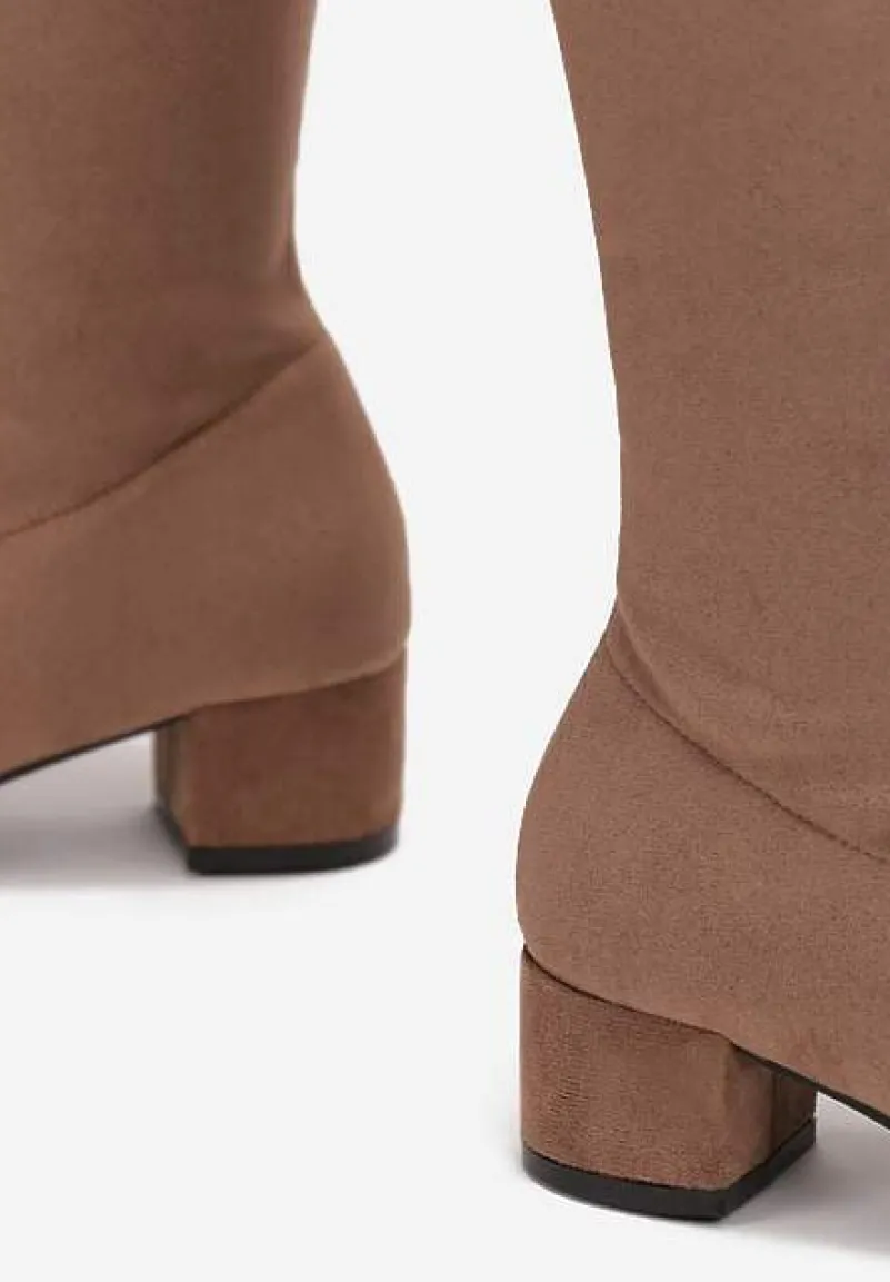 Ciemnobeżowe Kozaki na Słupku za Kolano z Wiązaniem Capalisa