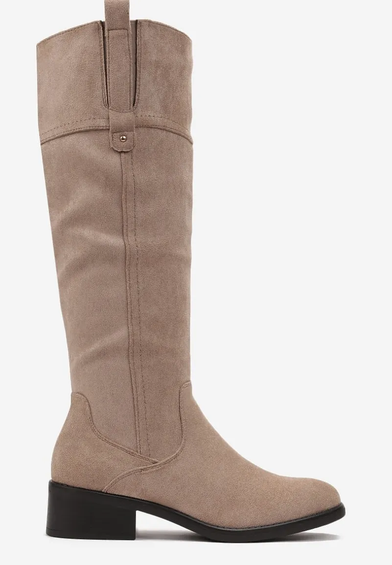 Ciemnobeżowe Kozaki przed Kolano z Ozdobnymi Przeszyciami Bieer