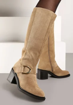 Ciemnobeżowe Kozaki Vices na Słupku z Ozdobną Klamrą i Ociepleniem Moriti