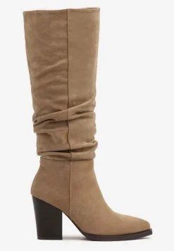 Ciemnobeżowe Kozaki z Ekozamszu na Obcasie Typu Słupek z Marszczeniem przy Cholewce Railaria