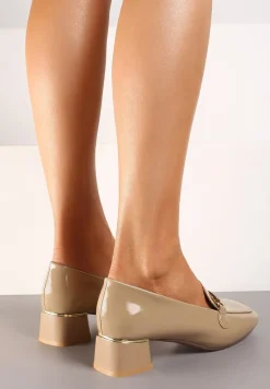 Ciemnobeżowe Lakierowane Półbuty na Słupkowym Obcasie z Klamerką i Cyrkoniami Iloenni