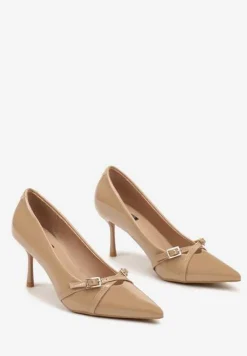 Ciemnobeżowe Lakierowane Szpilki Vices z Klamrami i Paskami Tamirella