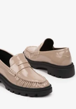 Ciemnobeżowe Mokasyny na Grubej Podeszwie z Minimalistycznym Zdobieniem Berivana