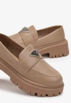 Ciemnobeżowe Mokasyny na Grubej Podeszwie z Metalową Ozdobą w Cyrkonie Venifa