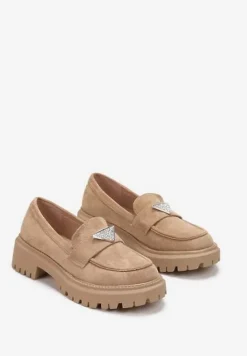 Ciemnobeżowe Mokasyny na Grubej Podeszwie Ozdobione Cyrkoniami Movail