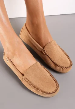 Ciemnobeżowe Mokasyny na Płaskiej Podeszwie z Przeszyciami Neen