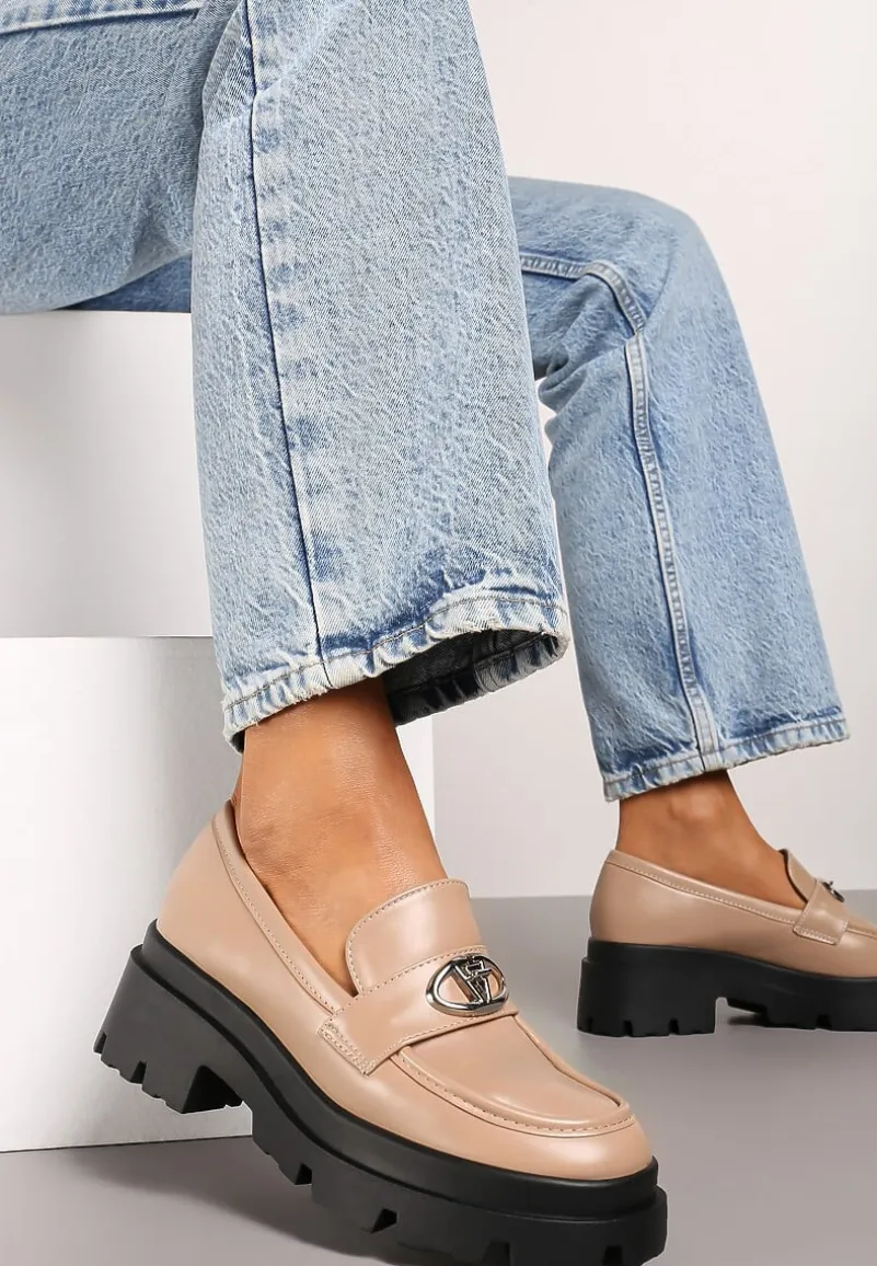 Ciemnobeżowe Mokasyny na Platformie Ozdobione Klamrą Kikilla