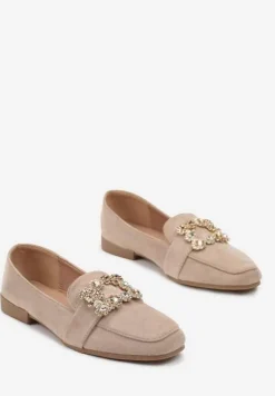 Ciemnobeżowe Mokasyny na Płaskiej Podeszwie z Klamrą z Cyrkonii Pyrisa