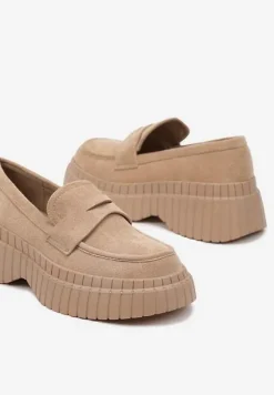 Ciemnobeżowe Mokasyny na Platformie z Tłoczeniem Ozdobione Paskiem Fonirea