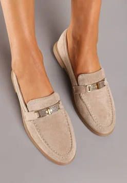 Ciemnobeżowe Mokasyny na Płaskiej Podeszwie Wykończone Przeszyciami i Metaliczną Aplikacją Morava