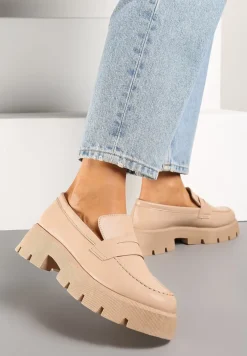 Ciemnobeżowe Mokasyny na Tłoczonej Platformie Resilira