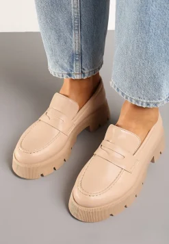 Ciemnobeżowe Mokasyny na Tłoczonej Platformie Resilira