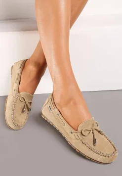 Ciemnobeżowe Mokasyny Ozdobione Wiązaniami i Kokardką na Froncie Cimella