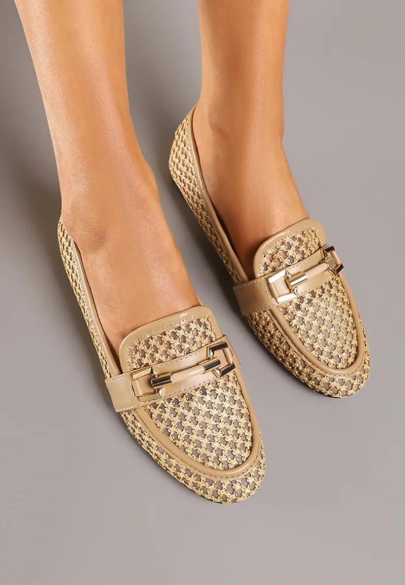 Ciemnobeżowe Mokasyny Ozdobione Siateczkową Cholewką i Klamrą Zelure