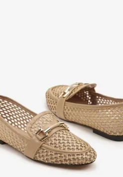 Ciemnobeżowe Mokasyny Ozdobione Siateczkową Cholewką i Klamrą Zelure