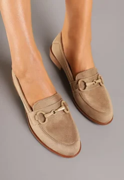 Ciemnobeżowe Mokasyny Vices z Wkładką ze Skóry Naturalnej Zdobione Łańcuszkiem Delariona