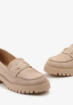 Ciemnobeżowe Mokasyny Wsuwane na Grubej Podeszwie z Metalowym Ozdobnym Kółkiem Pactina