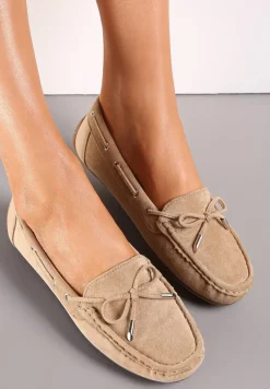 Ciemnobeżowe Mokasyny z Cholewką przed Kostkę z Przeszyciami i Ozdobną Kokardką Yaledia