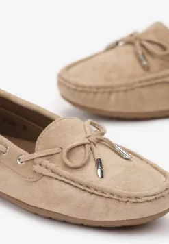 Ciemnobeżowe Mokasyny z Cholewką przed Kostkę z Przeszyciami i Ozdobną Kokardką Yaledia