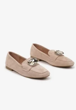 Ciemnobeżowe Mokasyny z Ekozamszu Zdobione Aplikacją z Dużą Cyrkonią Zidanira