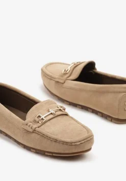 Ciemnobeżowe Mokasyny z Imitacji Zamszu z Ozdobną Metaliczną Aplikacją Sovtewi