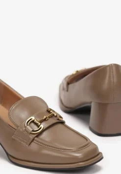 Ciemnobeżowe Mokasyny z Klamerką na Słupku Vaila