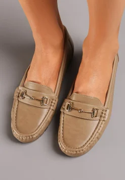 Ciemnobeżowe Mokasyny z Metaliczną Klamerką Heliantha