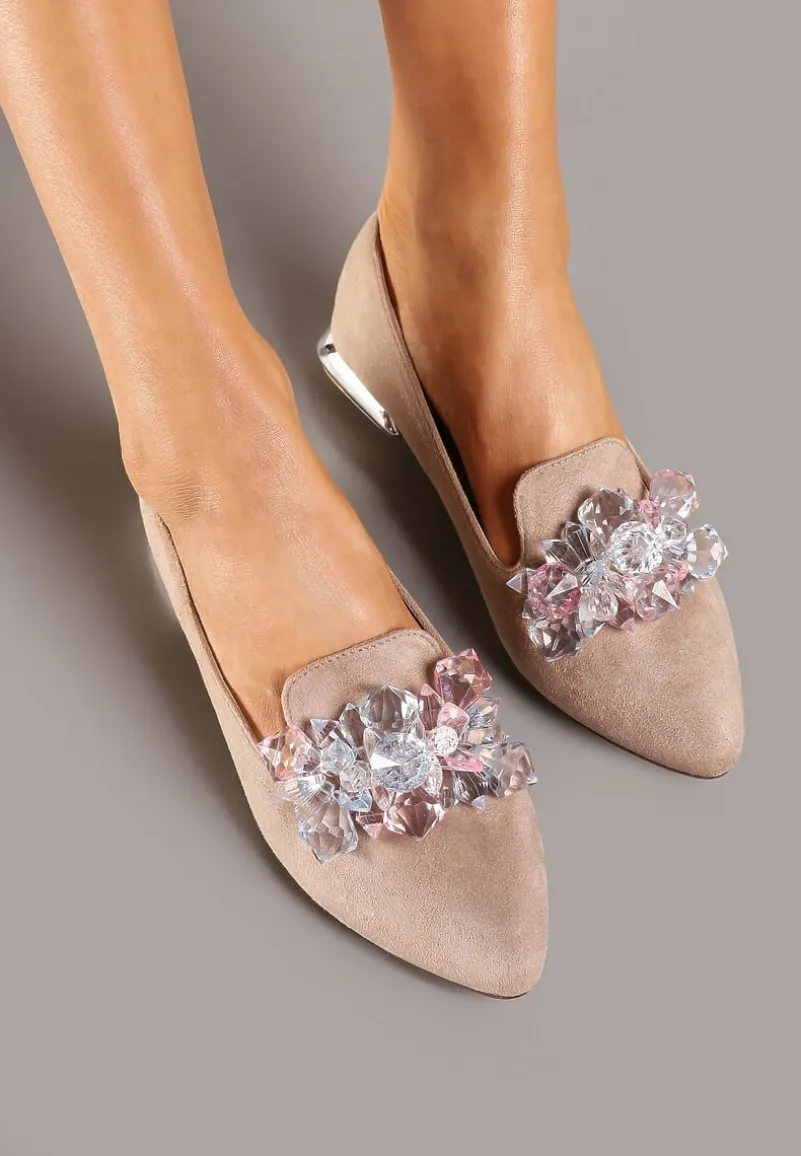 Ciemnobeżowe Mokasyny ze Szpiczastym Noskiem i Kryształkami Ontala