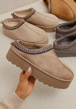 Ciemnobeżowe Śniegowce na Platformie z Ozdobnym Paskiem Lotiara