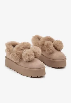 Ciemnobeżowe Śniegowce na Platformie z Pomponami i Ozdobnym Sztucznym Futerkiem Iriviane