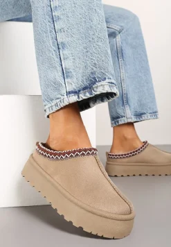 Ciemnobeżowe Śniegowce na Platformie z Niską Cholewką Ozdobione Haftem Metaria