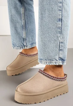 Ciemnobeżowe Śniegowce na Platformie z Niską Cholewką Ozdobione Haftem Metaria