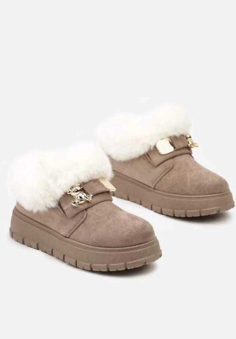 Ciemnobeżowe Śniegowce na Platformie Ozdobione Aplikacją 3D i Futrem Cediona