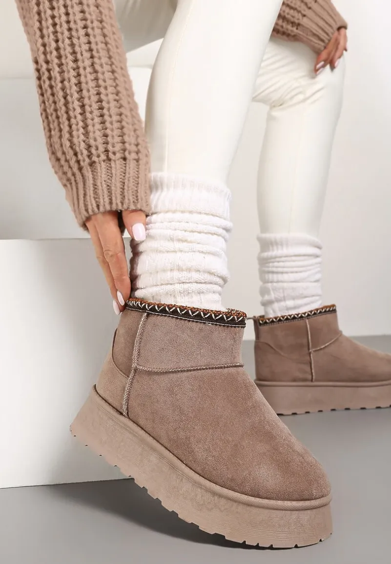 Ciemnobeżowe Śniegowce na Platformie Ozdobione Haftem Deccaria