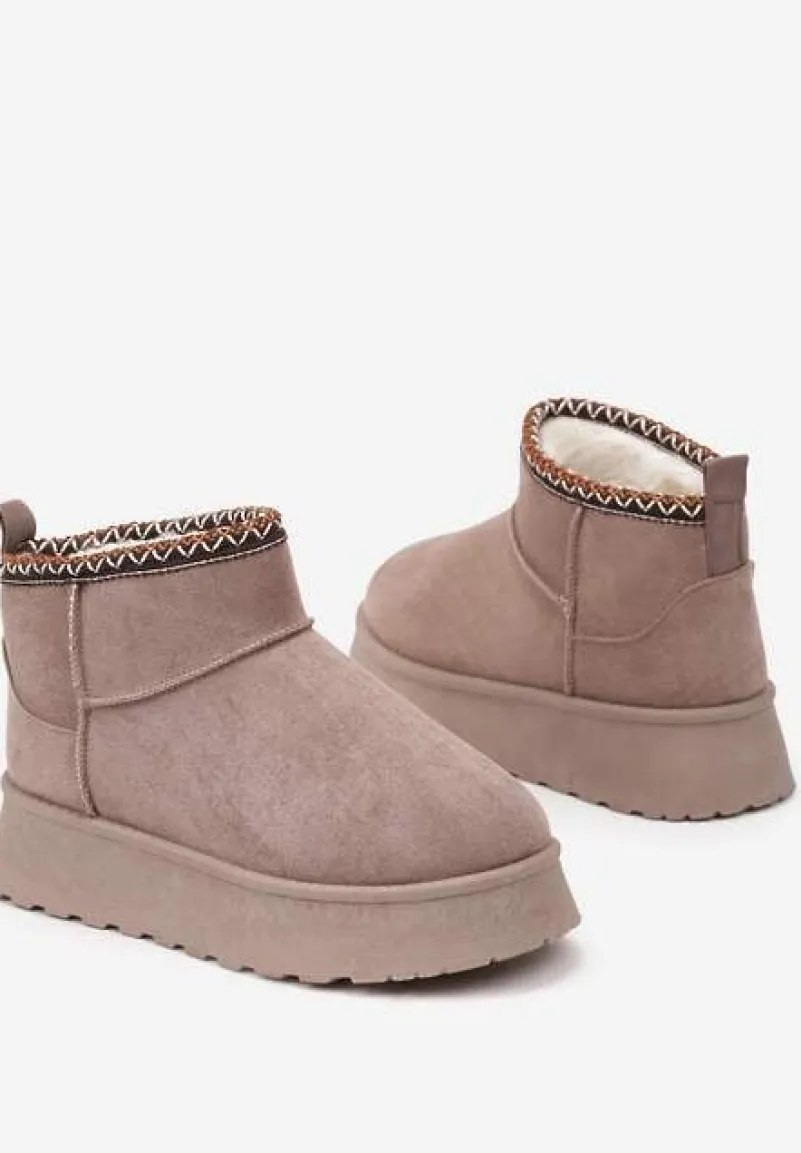 Ciemnobeżowe Śniegowce na Platformie Ozdobione Haftem Deccaria