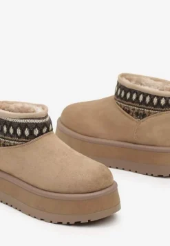 Ciemnobeżowe Śniegowce na Wysokiej Platformie Ozdobione Wzorzystą Wstawką Sinalora