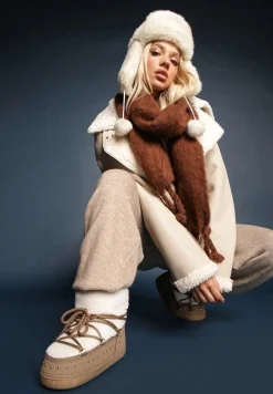 Ciemnobeżowe Śniegowce z Ozdobnym Sznurowaniem Ćwiekami i Futerkiem Covesa