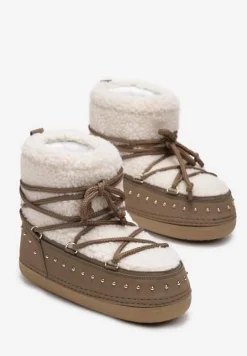 Ciemnobeżowe Śniegowce z Ozdobnym Sznurowaniem Ćwiekami i Futerkiem Covesa