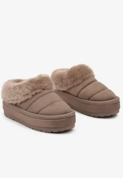 Ciemnobeżowe Niskie Śniegowce Ekozamszowe na Platformie z Pikowaniem i Futerkiem Realira