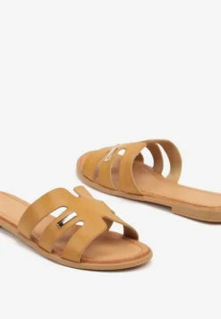 Ciemnobeżowe Płaskie Klapki z Ozdobnymi Wycięciami na Szerokim Pasku Mavuli