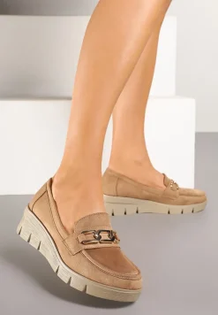 Ciemnobeżowe Półbuty Mokasyny na Koturnie z Tłoczeniem i Wkładką ze Skóry Naturalnej i Łańcuchem Cariella