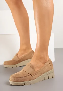 Ciemnobeżowe Półbuty Mokasyny na Koturnie z Wkładką ze Skóry Naturalnej Ozdobione Paskiem Zorvia